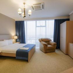 Номер стандарт с 1 двуспальной кроватью