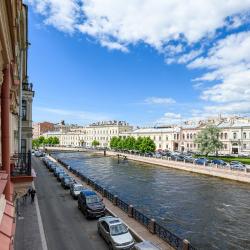 Люкс с балконом и джакузи