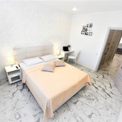 Фото Апартаменты на улице Крылова 20