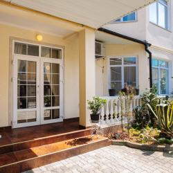 3-комнатные апартаменты люкс Цветочная 35 с 1 двуспальной кроватью