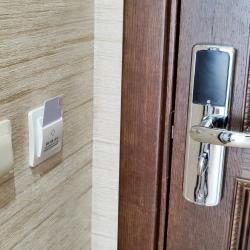 Комната полулюкс с 2 односпальными и 1 двуспальной кроватью