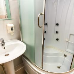 Номер стандарт с 1 двуспальной кроватью