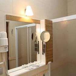 Номер стандарт с 1 двуспальной кроватью