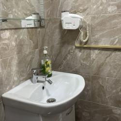 Номер стандарт с 1 двуспальной кроватью