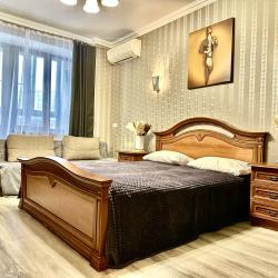 Фото Апартаменты на улице Триумфальная 8