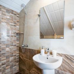 4-местная комната студия (мансарда)