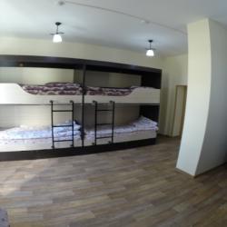 Кровать в общем 10-местном номере (Удобства на этаже)