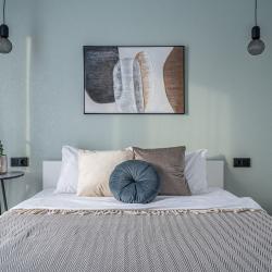 Фото Апартаменты V GОSТIАН U NАSТI на улице Академика Ландау 9