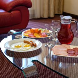 Номер полулюкс с 1 двуспальной кроватью