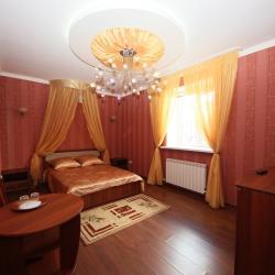 Номер стандарт с 1 двуспальной кроватью №12,32