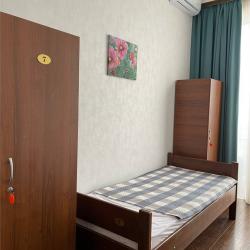 2-местный номер эконом с балконом (общие удобства)