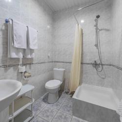 Номер стандарт с 1 двуспальной кроватью