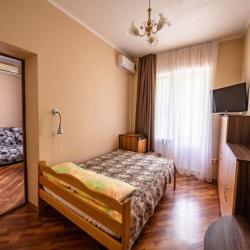 4-местная комната люкс с балконом №1