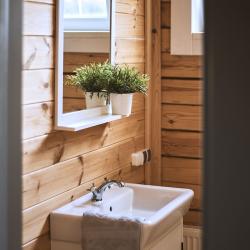 Номер стандарт улучшенный с 1 двуспальной кроватью (с завтраком)