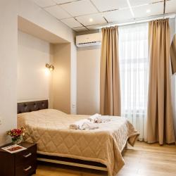 Номер стандарт с 1 двуспальной кроватью