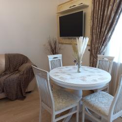 Фото Апартаменты на проспекте ского Полка 54