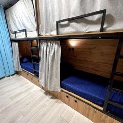 Односпальная кровать в общем номере (общие удобства)