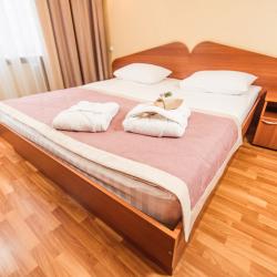 Номер стандарт с 1 двуспальной кроватью
