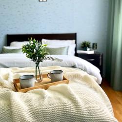 Фото Апартаменты SunVille (Санвиль) на улице Тихомирнова