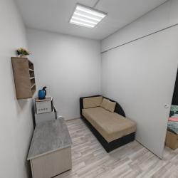 Номер полулюкс с 1 односпальной и 1 двуспальной кроватью №25