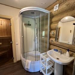 Коттедж премиум с 3 двуспальными кроватями