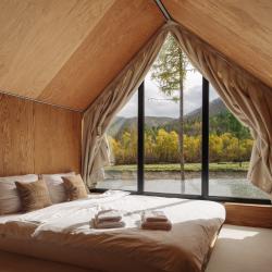 Фото Отель Khan Glamping Goloustnoye (Хан Глэмпинг Голоустное)
