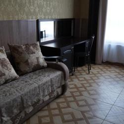 Номер стандарт с 1 двуспальной кроватью и балконом