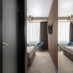 Улучшенный номер с двуспальной кроватью и видом на город