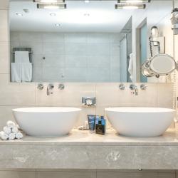 2-комнатный номер люкс комфорт с 1 двуспальной кроватью