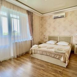 Номер комфорт с 1 двуспальной кроватью и балконом