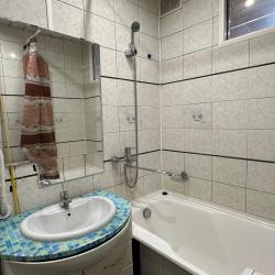 Фото Апартаменты Истомáн | Добротная Евродвушка в Центре