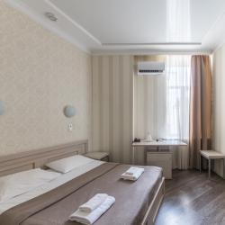 Номер стандарт с 1 двуспальной кроватью