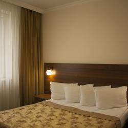 Номер стандарт с 1 двуспальной кроватью