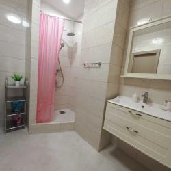 Фото Апартаменты на проспекте ского Полка 54