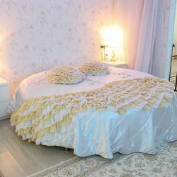 Номер полулюкс с 1 двуспальной кроватью №310