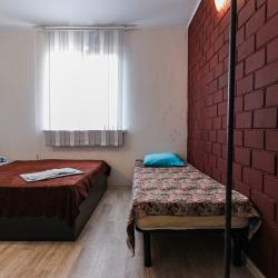 Комната стандарт с 1 односпальной и 1 двуспальной кроватью №2
