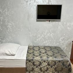 Номер улучшенный с 1 односпальной и 1 двуспальной кроватью