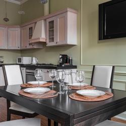 3-комнатные апартаменты улучшенные LetYourFlat “Toscana” гостиная 32м2