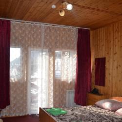 Комната улучшенная с 1 двуспальной кроватью и балконом