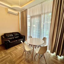 ART HOUSE HOTEL (Арт Хаус) — 121380064b82ce8b2c08a59cba681d4e