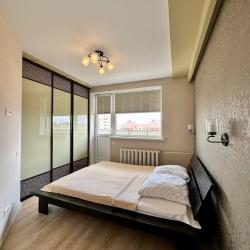 Фото Отель EasyRent на проспекте Карла Маркса 32