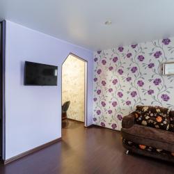 Фото Отель Живи уютно на улице Партизана Окинина