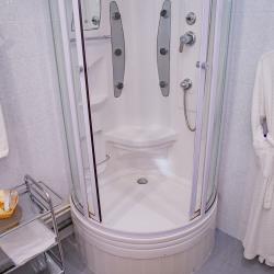 Номер полулюкс с 1 двуспальной кроватью