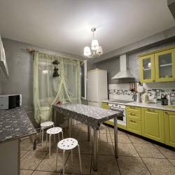 Кровать в 8-местном общем мужском номере (5)