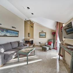 Пентхаус с камином и балконом (с завтраком)