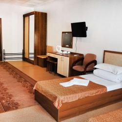 Кровать в 6-местном общем номере