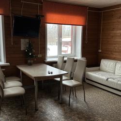 Двухуровневный номер в гостевом доме с дополнительным диваном