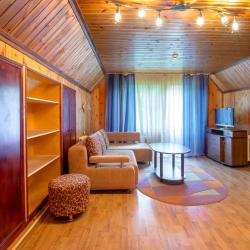Номер стандарт семейный с 2 односпальными кроватями (с пансионом)