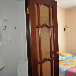 Номер стандарт с 1 двуспальной кроватью