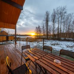 Коттедж у Озера с 3-мя спальнями (120 кв.м)